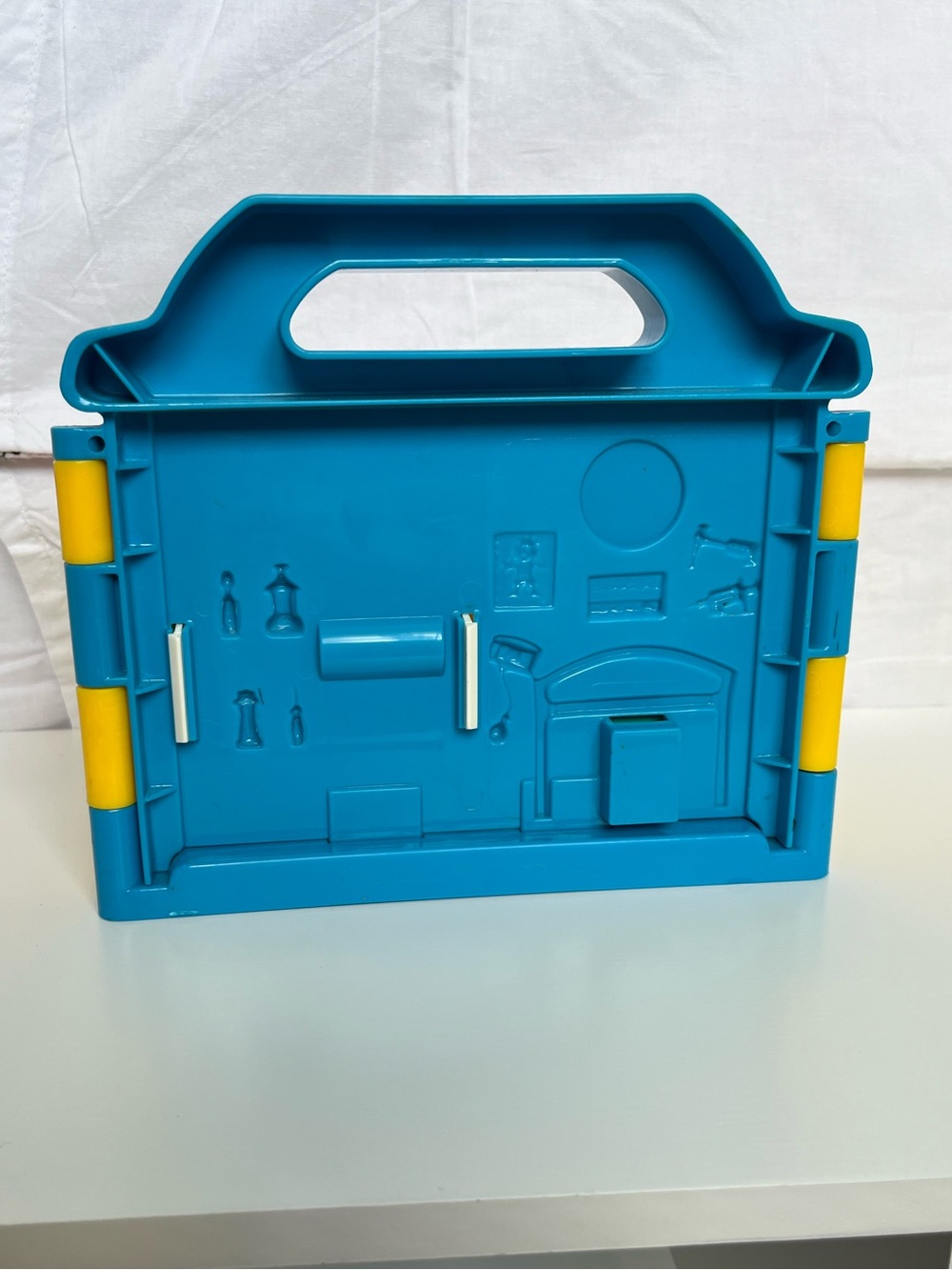 1999 Fisher Price Little People Eddies Doctor Visit office and Dr. Maria - Picture 7 of 9